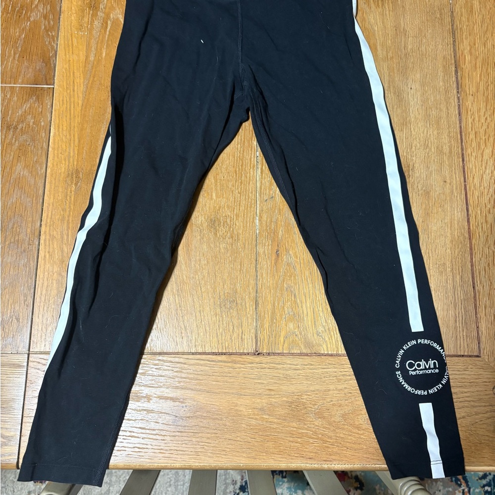 Calvin Klein Black Leggings with White Stripes
MUST PAY SHIPPING
